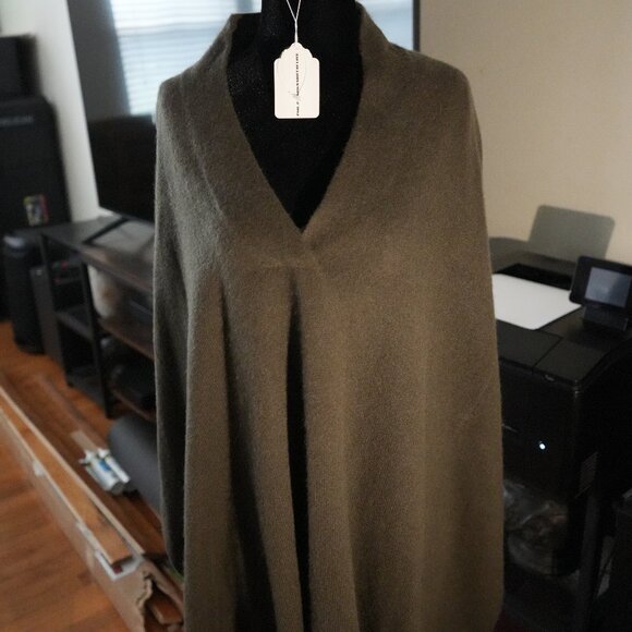 Halogen 100% Cashmere Poncho – One Size (Olive Green) - Picture 1 of 6